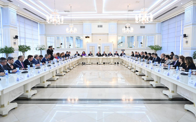 Milli Məclisdə ilkin səhiyyə xidməti ilə bağlı dinləmə keçirilib 