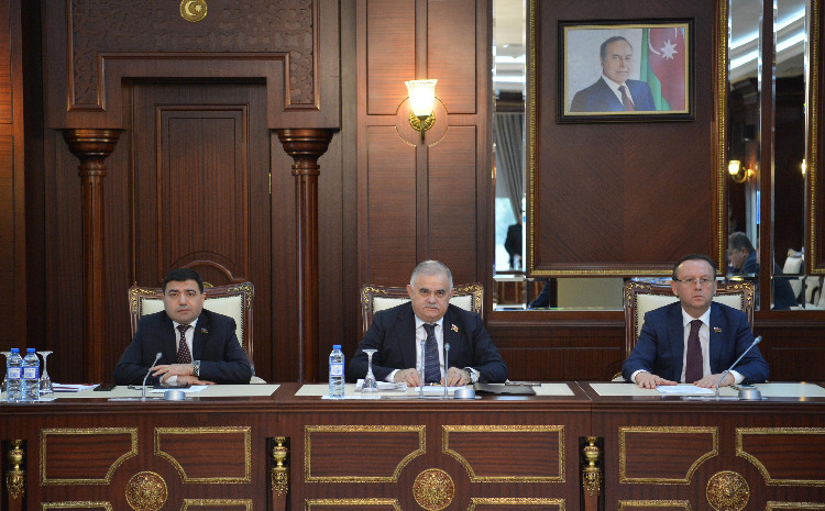 Milli Məclisin Müdafiə, təhlükəsizlik və korrupsiya ilə mübarizə komitəsinin iclası keçirilib 