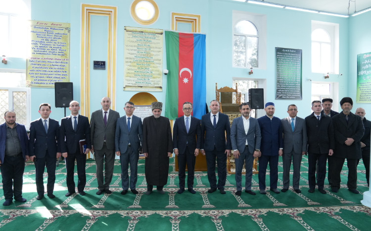 Dövlət Komitəsinin sədri Siyəzən rayonunda yerləşən məscidlərin fəaliyyəti ilə tanış olub 