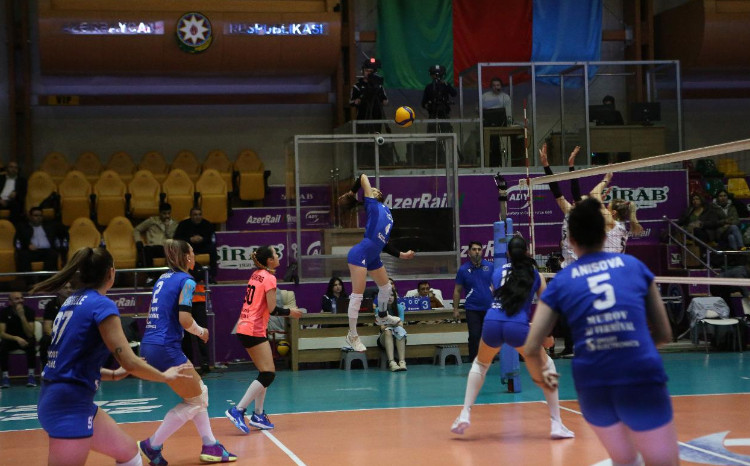Qadın voleybolçular arasında Azərbaycan çempionatında IX turun oyunları keçirilib 
