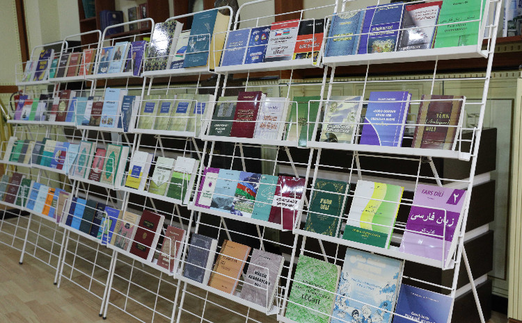 BDU-da “21 fevral - Beynəlxalq Ana Dili Günü” adlı kitab sərgisi 