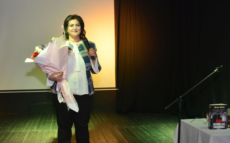 İsveçdə yaşayan həmyerlimiz kitabxanaya kitablarını hədiyyə etdi 