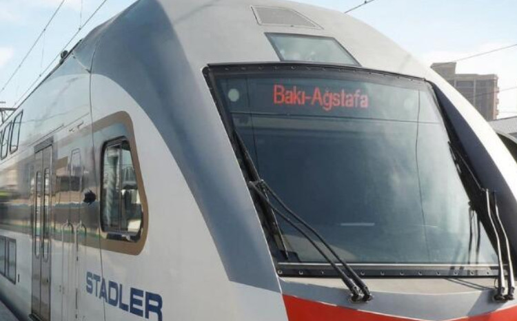 Bakıda qəfildən qatarın qarşısına çıxan şəxs həyatını itirib 