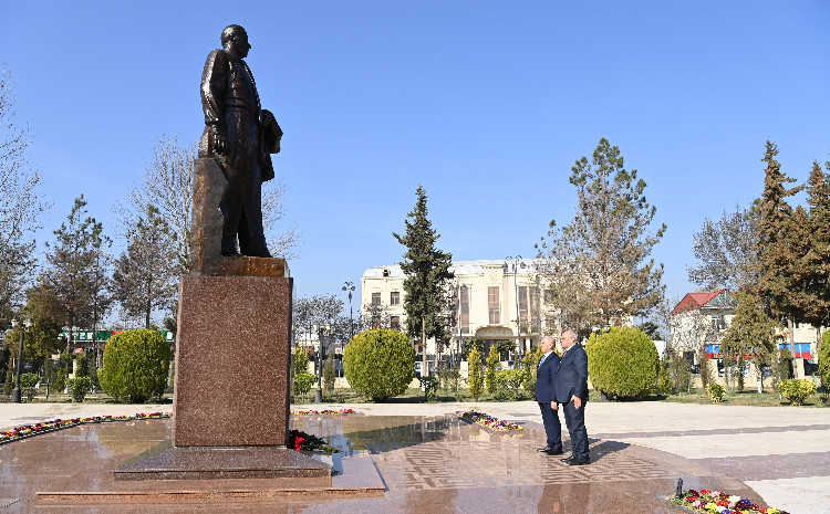 “Azərişıq” ASC-nin sədri Vüqar Əhmədov Zərdabda vətəndaşları qəbul edib 