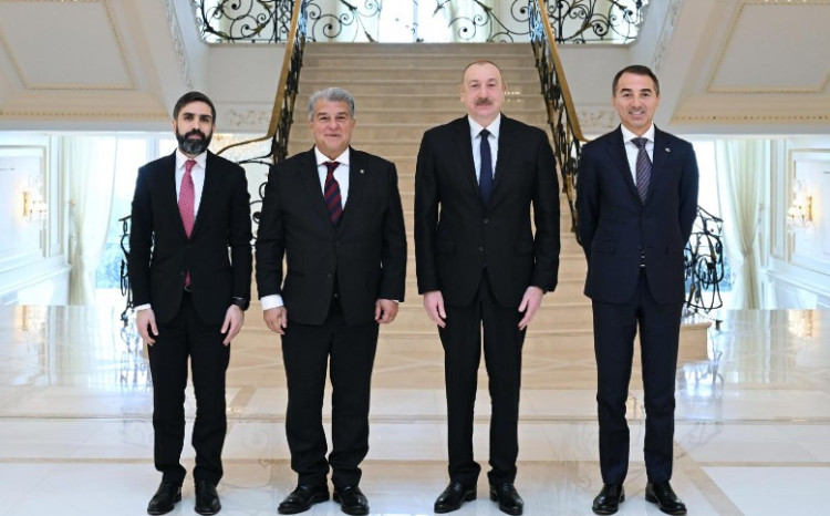  İlham Əliyev “Barselona”nın prezidentini qəbul etdi