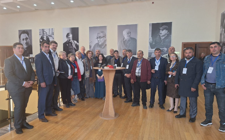 Научный сотрудник БГУ выступил на конференции по болезням пчел 