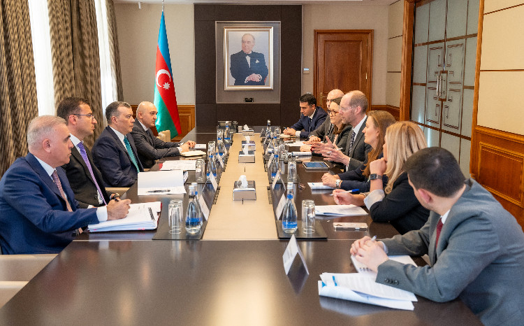 AYİB ilə hazırda icra olunan və icrası planlaşdırılan layihələr müzakirə olunub 