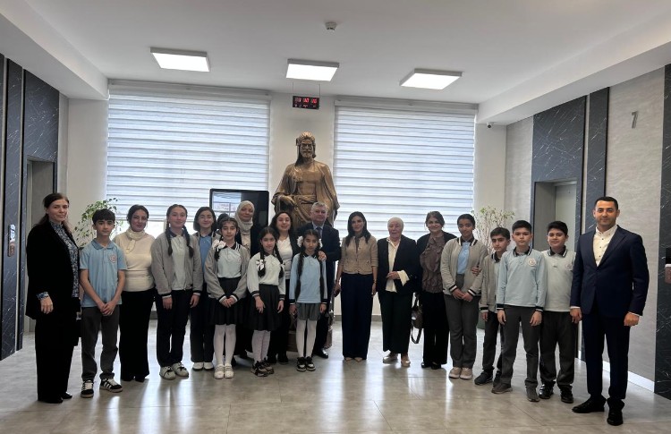 S.C. Pişəvəri adına Respublika humanitar fənlər gimnaziyasının şagirdləri BDU-nun Şərqşünaslıq fakültəsində 