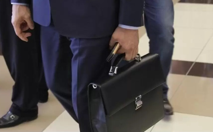 İqtisadiyyat nazirinin müşaviri vəzifəsindən azad edilib 