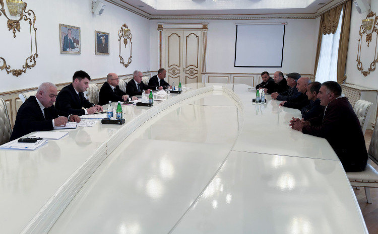 Energetika naziri Ucarda vətəndaşları qəbul edib 