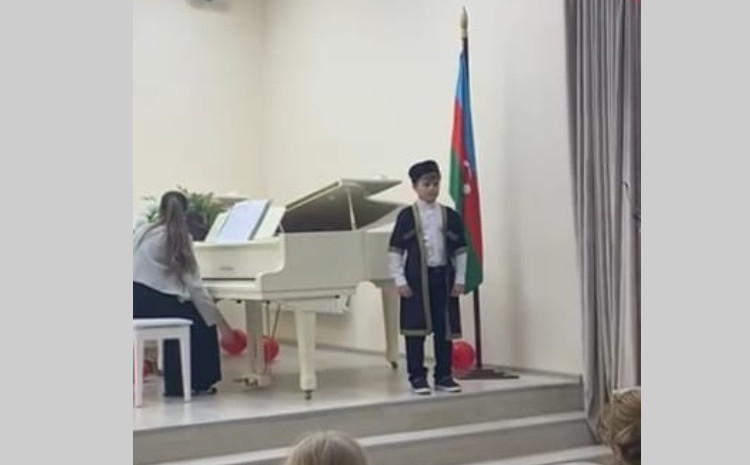 Gənc kitabsevər oxuculara ifalarını təqdim etdi 