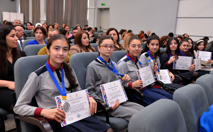 Paytaxt məktəbliləri yerli və beynəlxalq olimpiadalarda 89 medal qazanıb 
