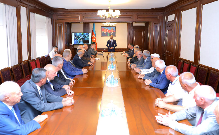 Səlahiyyətli nümayəndə Naxçıvan şəhəri ictimaiyyətinin nümayəndələri ilə görüşüb 