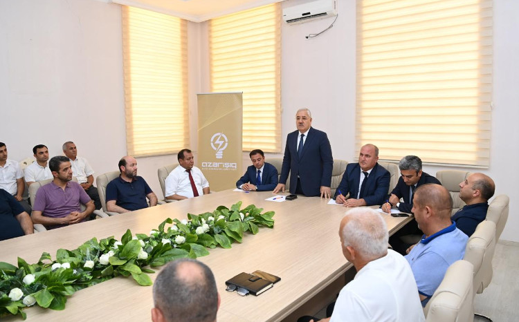 “Azərişıq” ASC-nin nümayəndələri Ağdamda fermer və sahibkarlarla görüşüb 