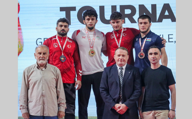 Xatirə turnirində 8 medal 