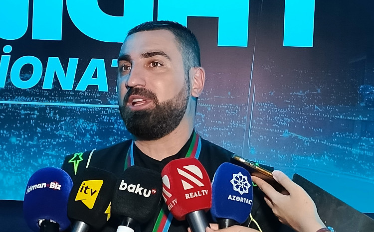 Debütant pilotdan möhtəşəm nəticə: İkinci yarışda podiuma yüksəldi 