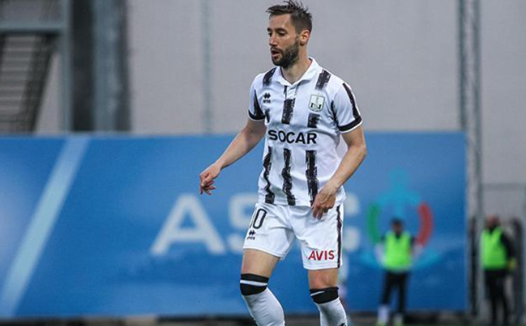 “Neftçi” Filip Ozobiçlə yollarını ayırdı 