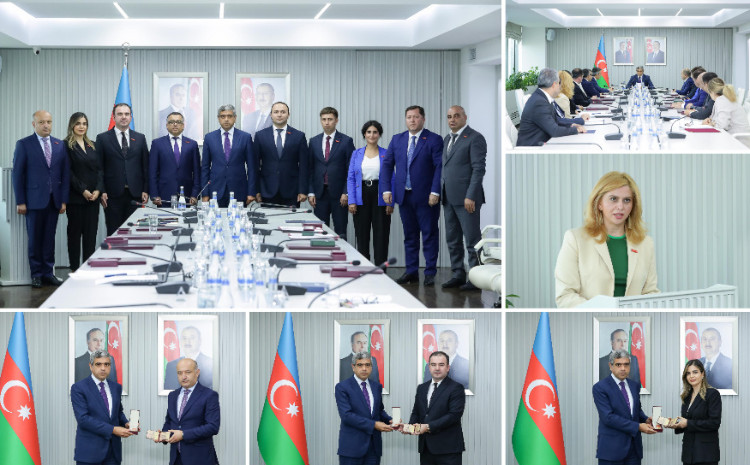 Dövlət başçısı tərəfindən təltif edilmiş Nazirlik əməkdaşlarına vəsiqə və medallar təqdim olunub 
