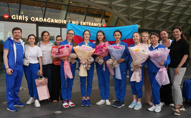 Bədii gimnastika üzrə qrup hərəkətləri komandası vətənə dönüb! 