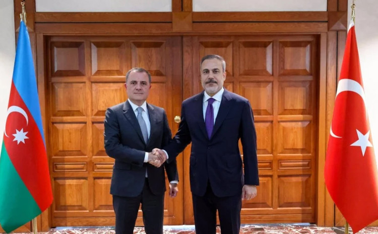 Ceyhun Bayramov və Hakan Fidan arasında telefon danışığı olub 