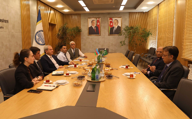 BDU-da Pakistan səfiri və NUST Universitetinin rəsmisi ilə görüş 