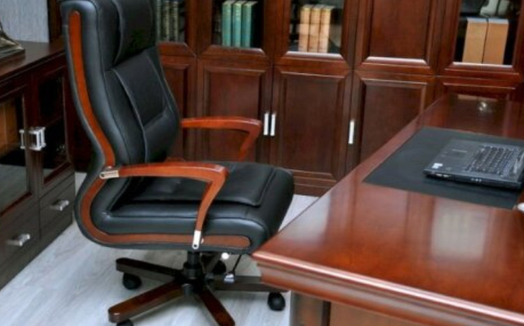 Səs yazısı yayılan məktəb direktoru vəzifəsindən azad edildi 