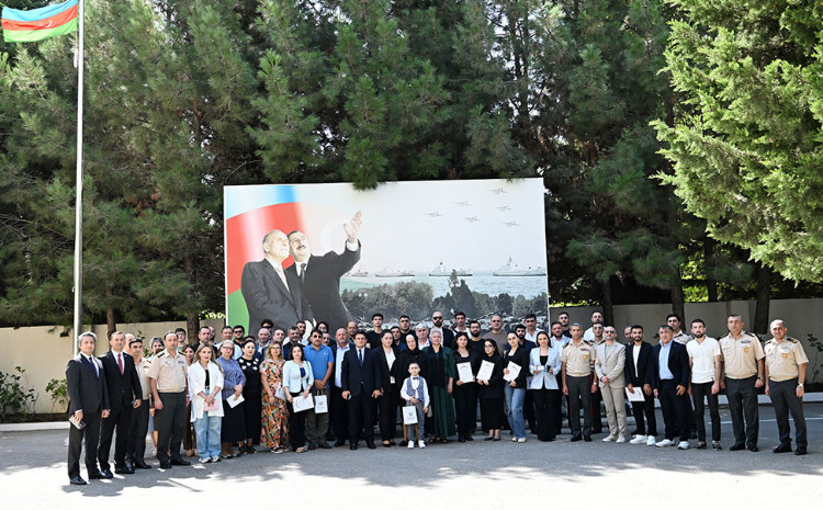 Şəhid media nümayəndələrinin medalları ailələrinə təqdim edilib 