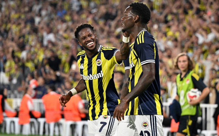 “Fənərbağça” darmadağınla ÇL-in pley-offunda 