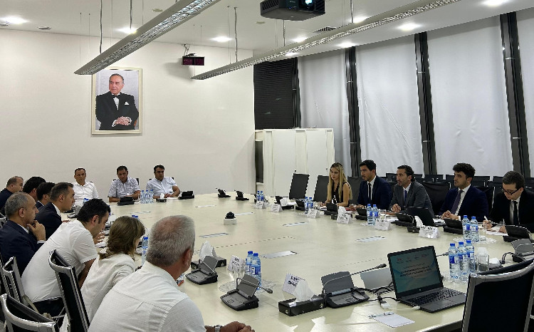 Nar ixracatçıları ilə görüş keçirilib 