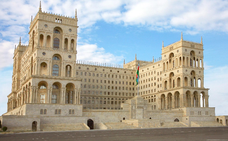 Bu gündən etibarən Hökumət Evi bağlanıb 