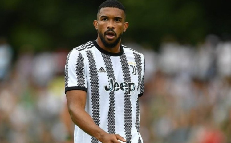 “Yuventus”un müdafiəçisi İngiltərə nəhənglərinin diqqət mərkəzindədir 