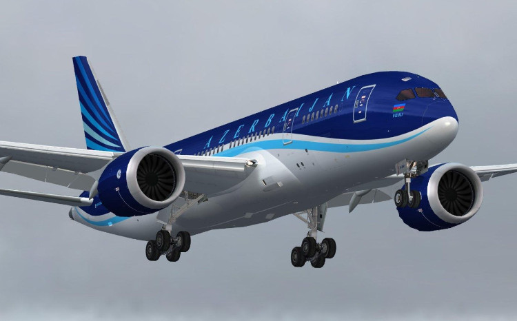 Самолёт AZAL вернулся в Санкт-Петербург из-за технической неполадки - пострадавших нет