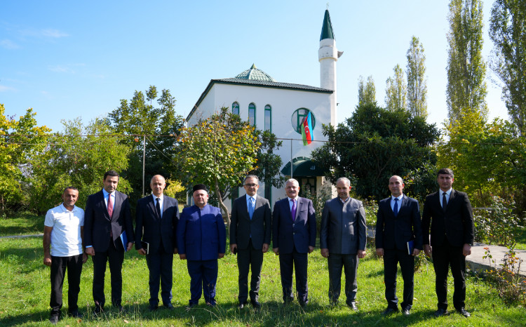 Dövlət Komitəsinin sədri Tərtərdə məscidləri ziyarət edib 