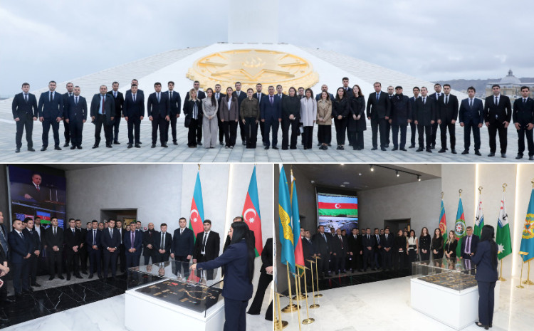 XRİTDX-nin şəxsi heyəti Dövlət Bayrağı Muzeyini ziyarət edib 