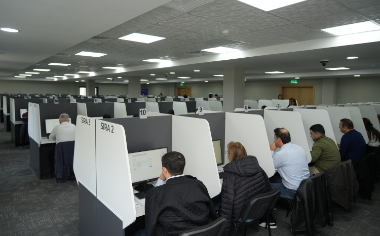 Notariat fəaliyyəti ilə məşğul olmaq istəyən namizədlərlə test imtahanı keçirilib 