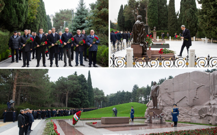 ADY kollektivi Ümummilli Lider Heydər Əliyevin məzarını ziyarət edib 