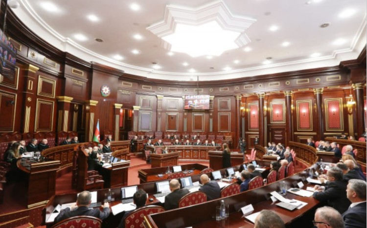 Publik şəxslər tənqidə daha dözümlü olmalıdır - Plenumdan mühüm mövqe