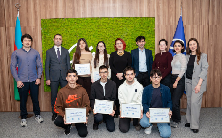 Azercell встретился с национальной сборной Азербайджана по информатике в преддверии Дня молодежи 