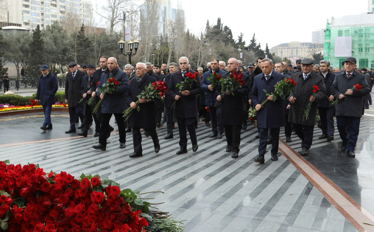 “AzərEnerji” kollektivi Xocalı abidəsini ziyarət ediblər 