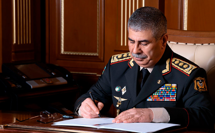 Azerbaijan Defense Minister expresses condolences to the Turkish side 