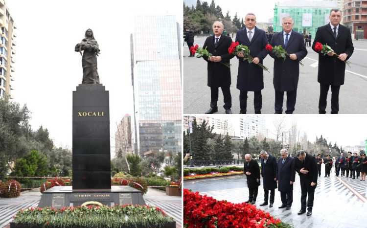 Vəkillər Kollegiyasının rəhbərliyi Xocalı soyqırımı abidəsini ziyarət edib 