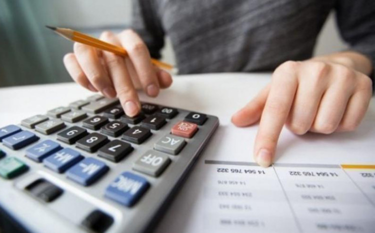 DVX influenserlərdən vergitutması ilə bağlı nəyi müzakirə edib? 