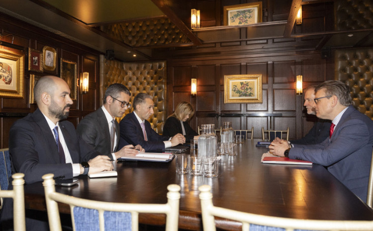 Nazir Rəşad Nəbiyev “Oracle” şirkətinin vitse-prezidentləri ilə görüşüb 