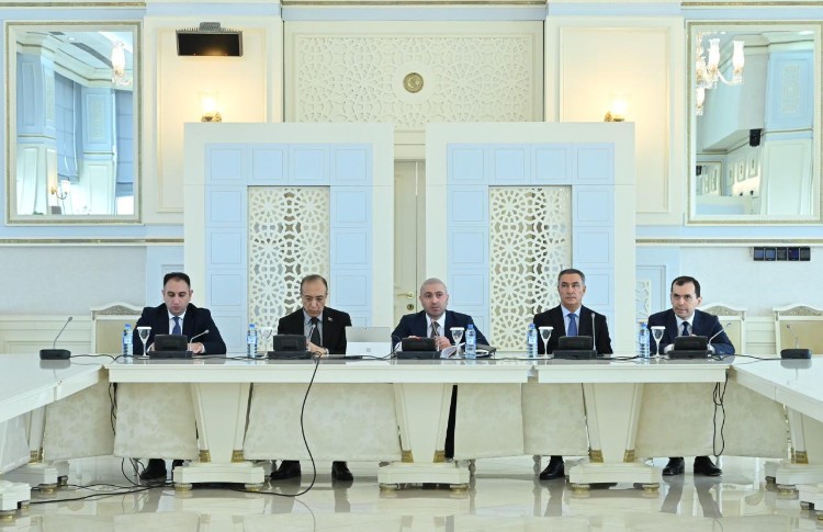 Milli Məclisdə vəzifəyə yeni təyin olunmuş hakimlərlə görüş keçirilib 