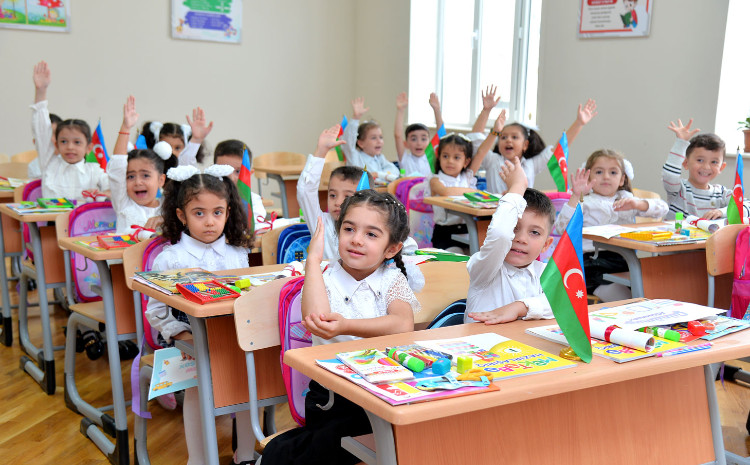 Birinci sinfə elektron qeydiyyatla bağlı valideynlərə müraciət 