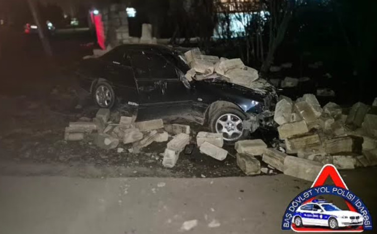 Sürücülük hüququ olmayan gəncin sükan arxasına keçməsi faciə ilə nəticələndi - VİDEO
