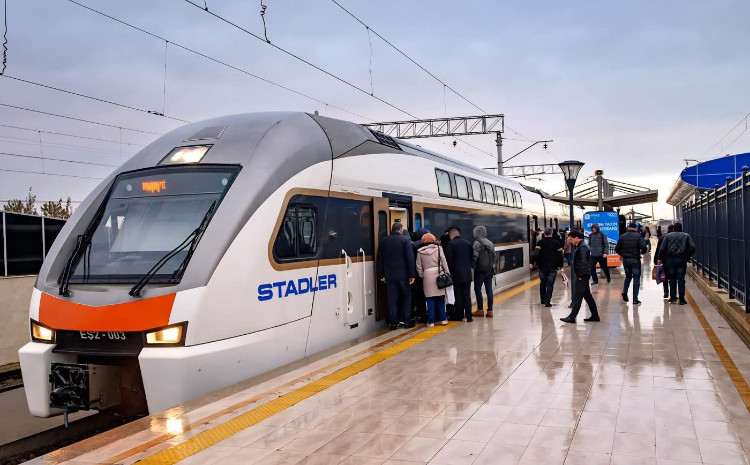 ADY-dən açıqlama: Yağışlı və küləkli hava şəraitində qatarların hərəkəti nəzarət altındadır 