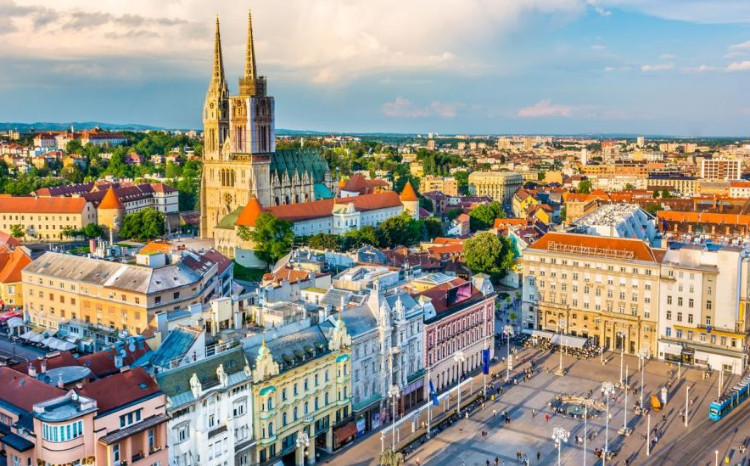 Üç Dəniz Təşəbbüsü üzrə Parlament Zirvə Toplantısında 