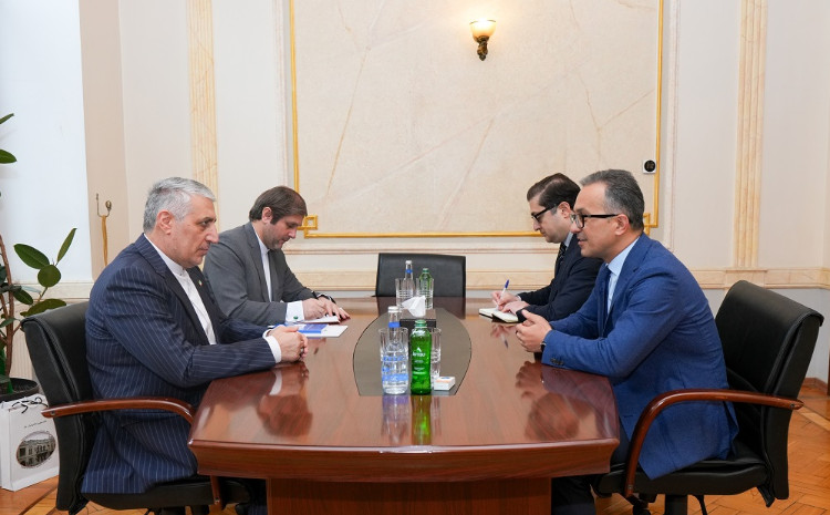 Dövlət Komitəsinin sədri İran səfiri ilə görüşüb 