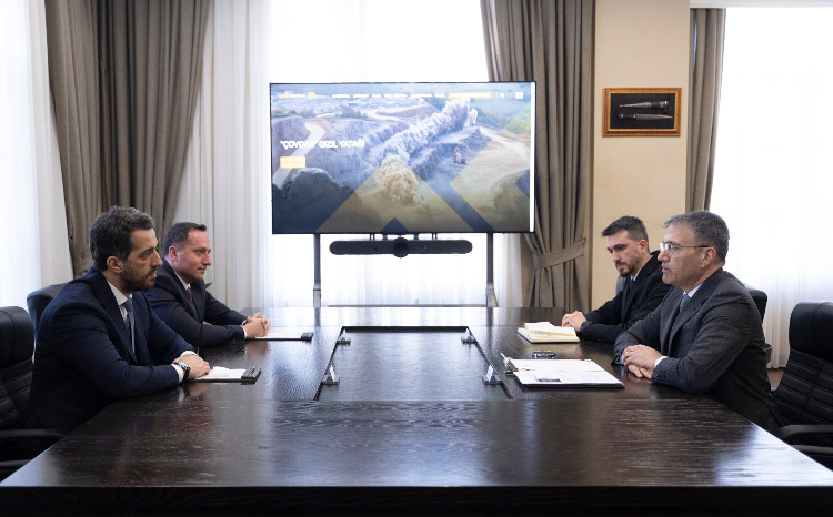 Председатель Правления ЗАО «AzerGold» встретился с победителями 5-го конкурса «Yüksəliş» 